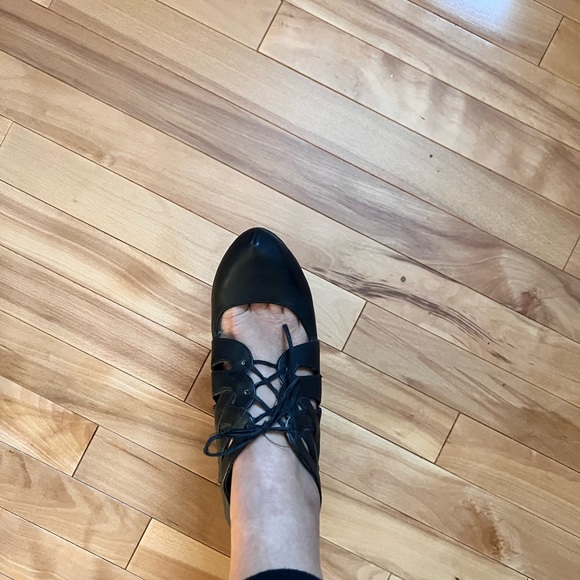 4/$20 Black tie up heels size 9 - Picture 3 of 11